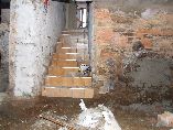 Felssprengung in einem Hauskeller